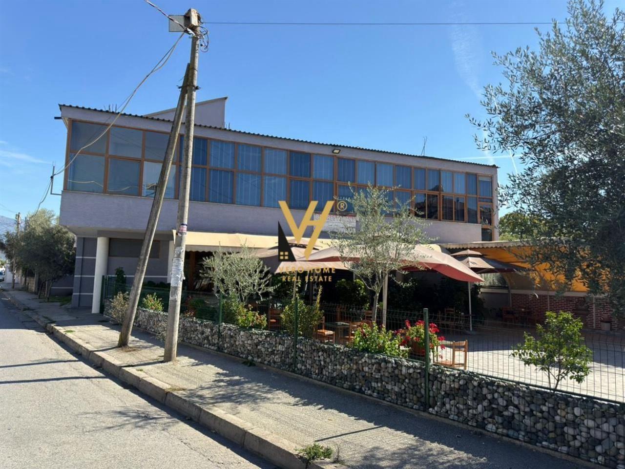 JEPET AMBIENT BIZNESI 500 M2 ME QERA NE KASHAR 4.000 EURO – Tiranë - 1