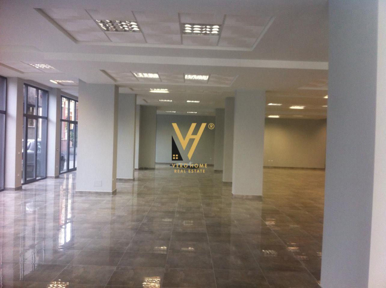 JEPET AMBIENT BIZNESI 415 M2 ME QIRA TEK SELVIA 480.000 LEKE – Tiranë