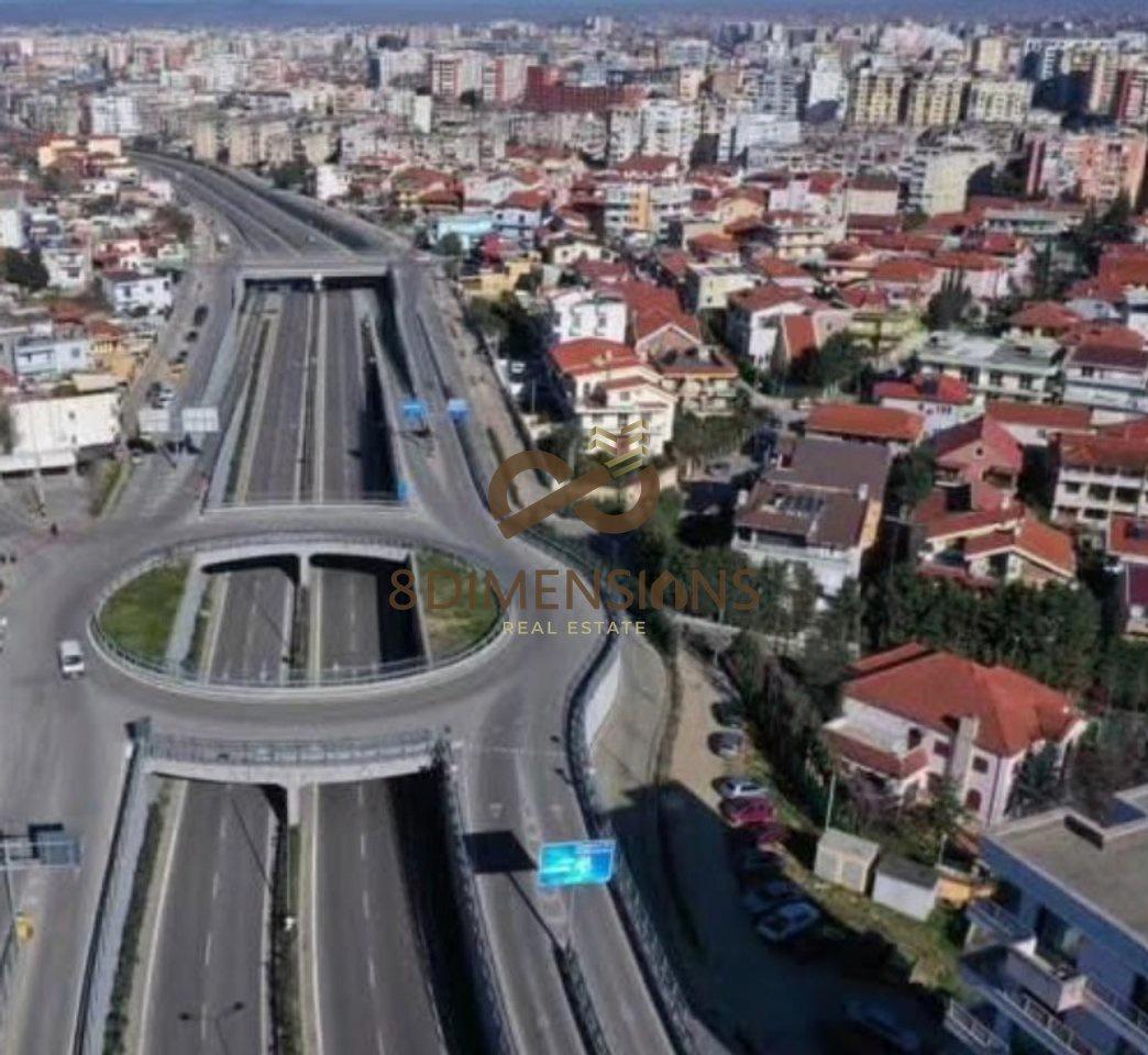 Shitet Apartament 3+1 ne Seliten e Vogel prane Unazes se Mad – Tiranë