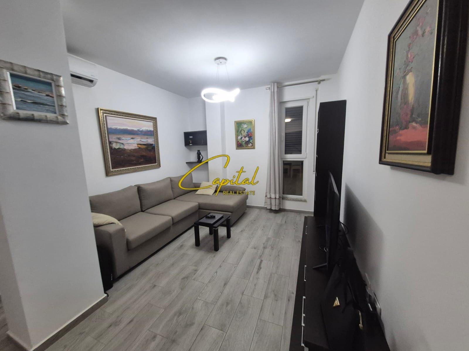 APARTAMENT ME QIRA 1+1 MEDRESEJA 60.000 LEKE – Tiranë - 1