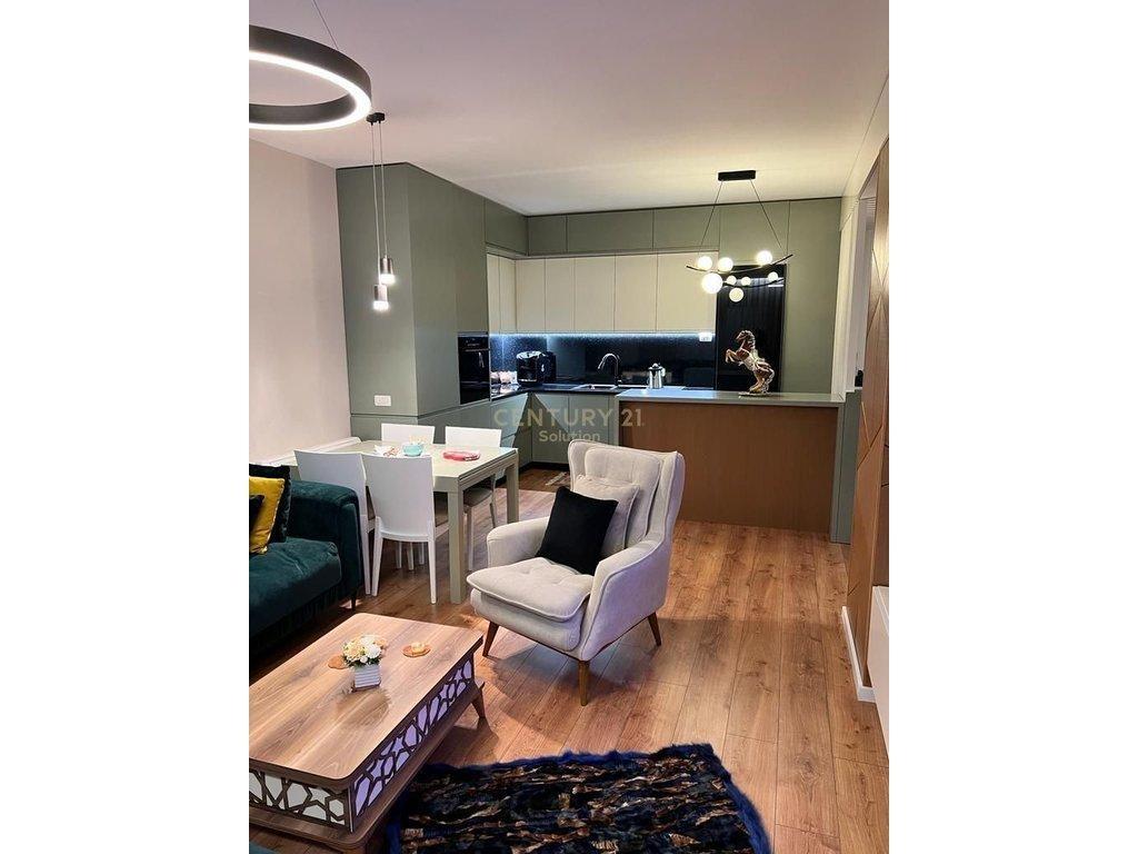 JEPET PER QIRA SUPER APARTAMENT 2+1+2 POSTE PARKIMI TEK KOMP – Tiranë - 1