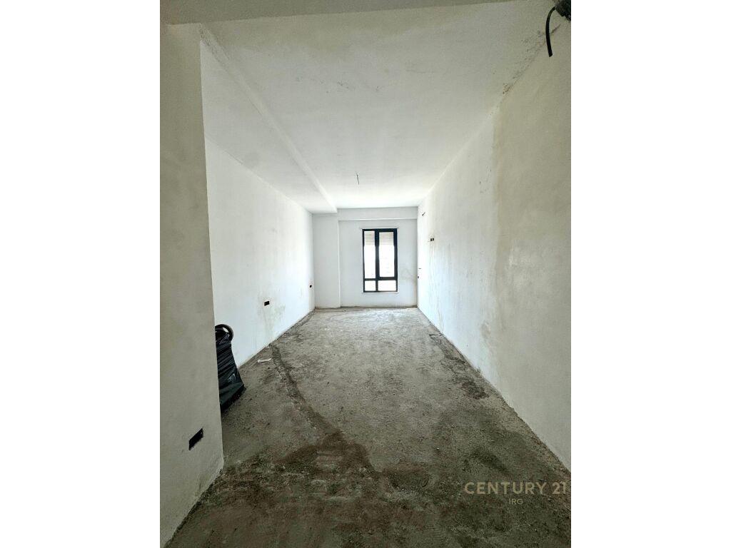 Shesim apartament 2+1 perball UET-se ne Porcelan! – Tiranë - 1