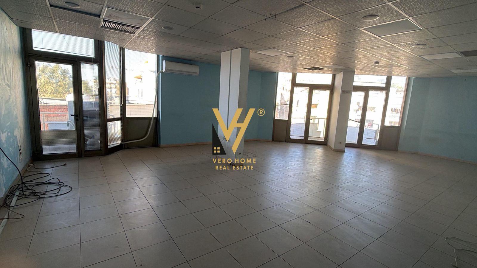 JEPET AMBIENT BIZNESI 200 M2 ME QERA TE SHESHI WILLSON 3.000 – Tiranë
