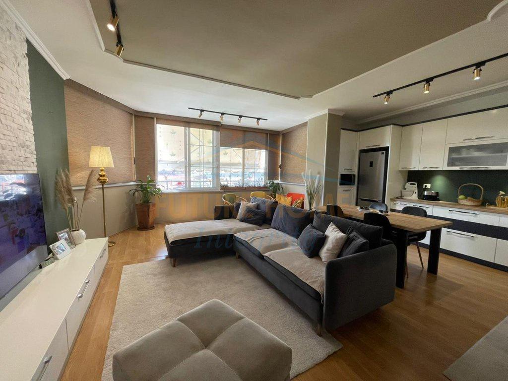 0693769552,Shitet, Apartament 3+1+2, Fresk, Tiranë. – Tiranë