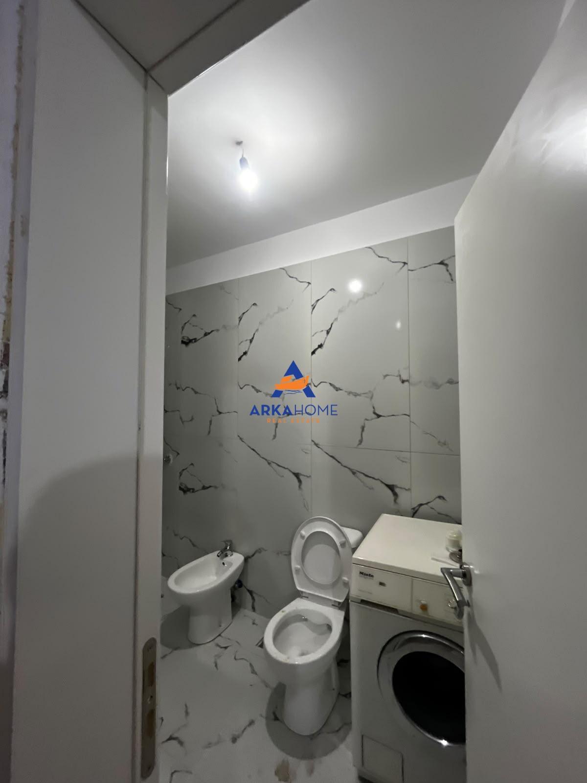 JEPET GARSIONIERE ME QERA 45 M2 "TE BULEVARDI I RI,PRANË TRE – Tiranë - 1