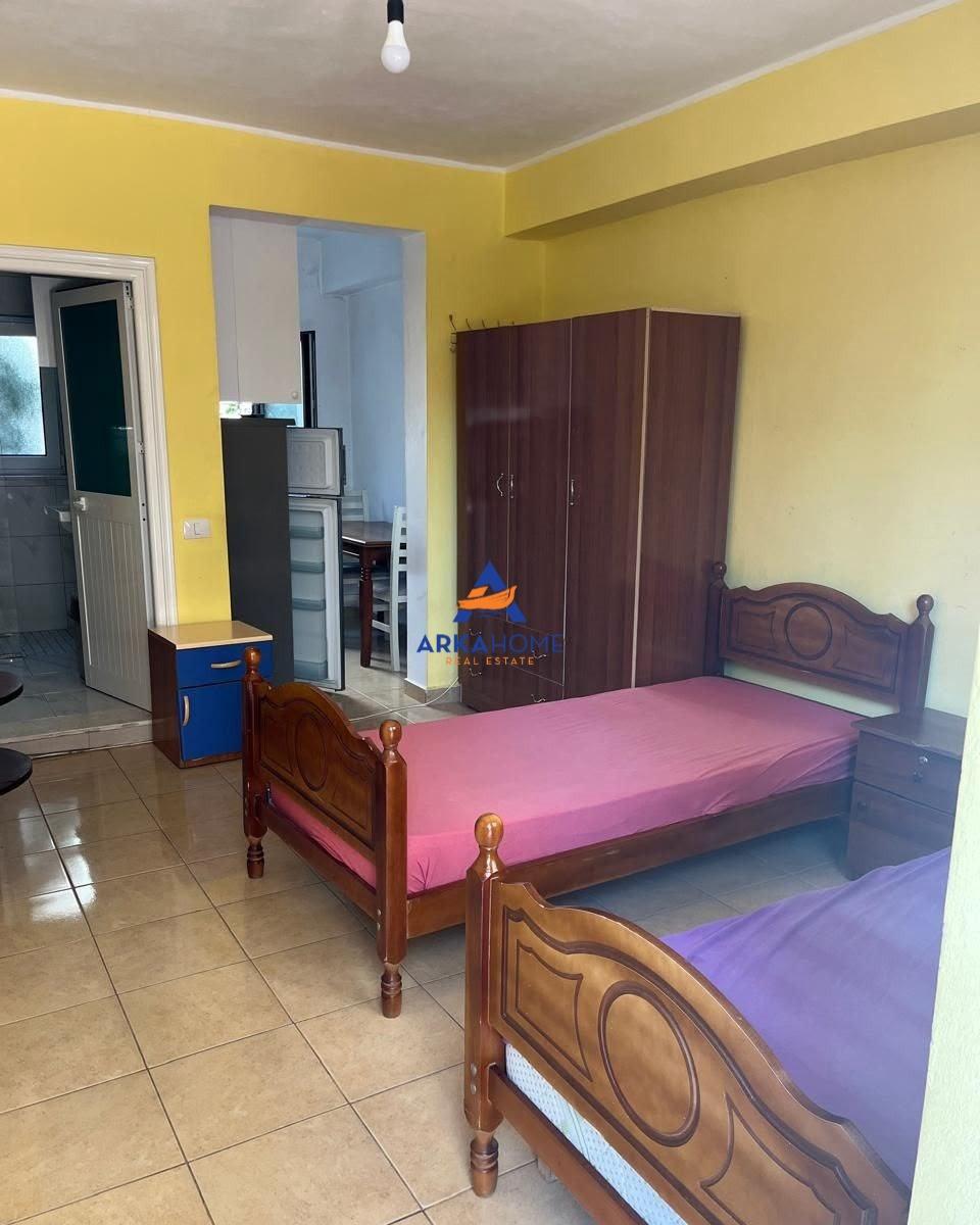 JEPET ME QERA GARSONIERE 35 M2 "RR.GRAMOZ PASHKO, QYTET STUD – Tiranë