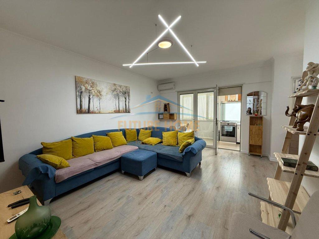 0692268458 Shitet, Apartament 3+1+2+ Post Parkimi, Liqeni i – Tiranë