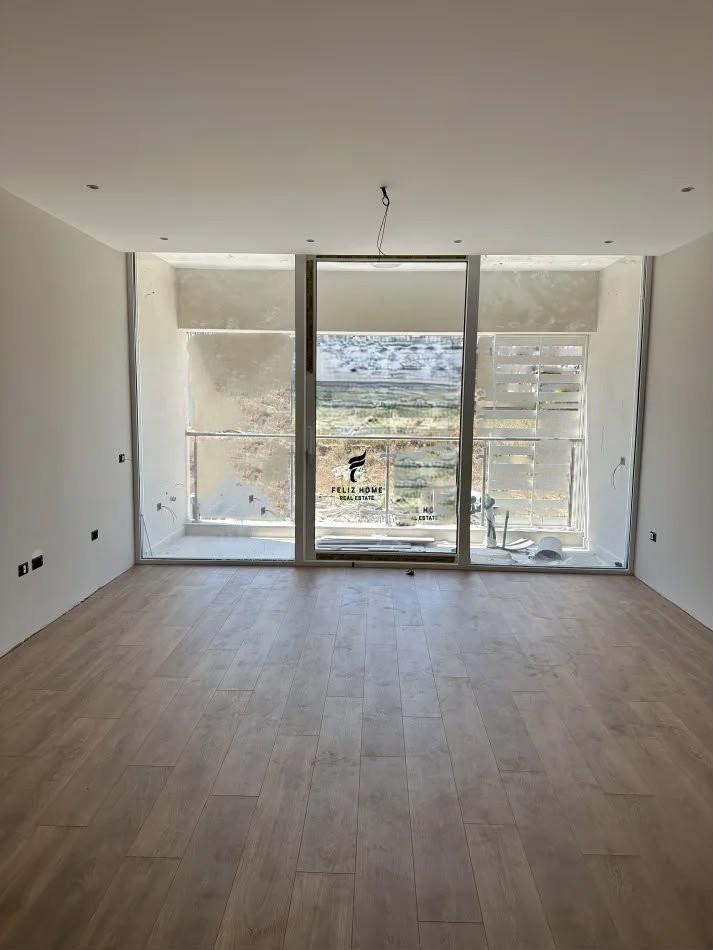 ZYRE ME QERA 120M2 KOMUNA E PARISIT 1.700 EURO FH-86536 – Tiranë