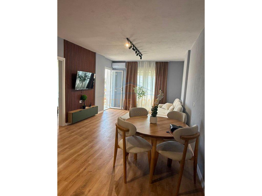 0696044423Shitet, Apartament 1+1 ,Plazh Hekurudha, Durres – Tiranë