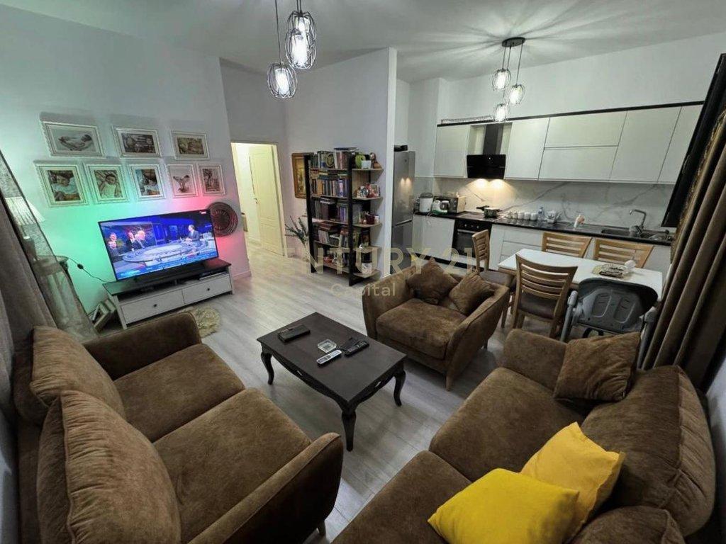 Super Apartament 2+1+2 totalisht i mobiluar, tek ish Restora – Tiranë - 1