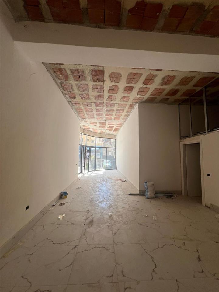 DYQAN ME QERA 104 M2RRUGA E DURRESIT 1.400 EURO – Tiranë