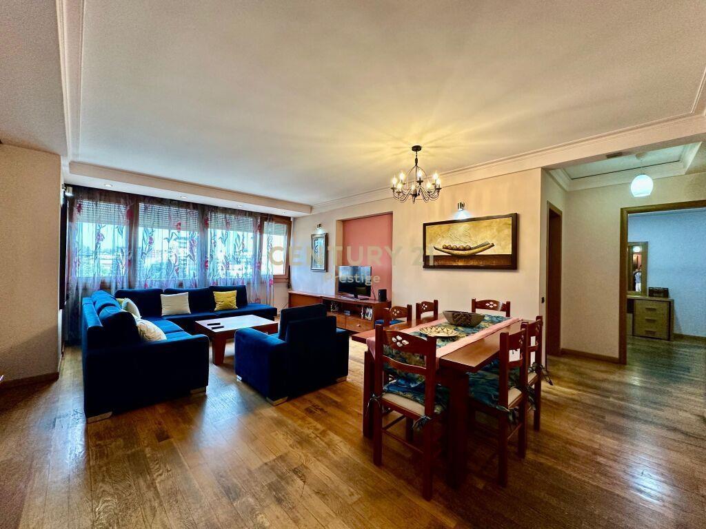 APARTAMENT 3+1+2 ME QIRA, PRANE AMBASADES AMERIKANE, RRUGA E – Tiranë - 1
