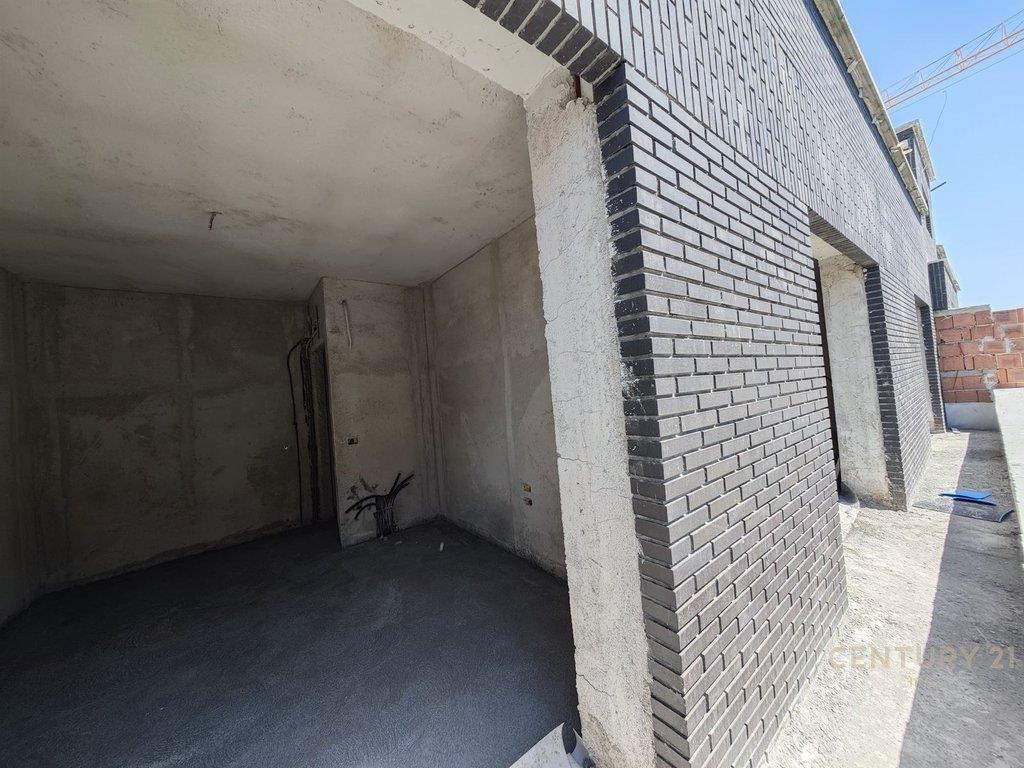 Shitet Apartament 2+1 në Fushën e Aviacionit – Tiranë - 1