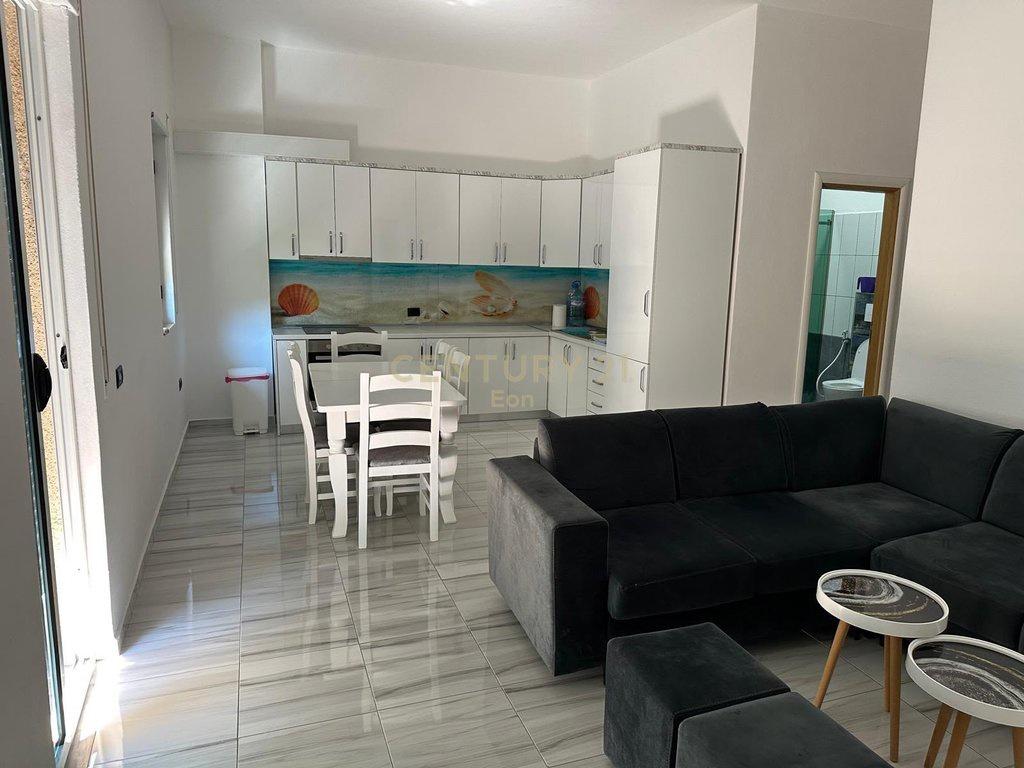 +355686072636 2+1 i bollshëm 94 m² në Shkëmbin e Kavajës – Durrës