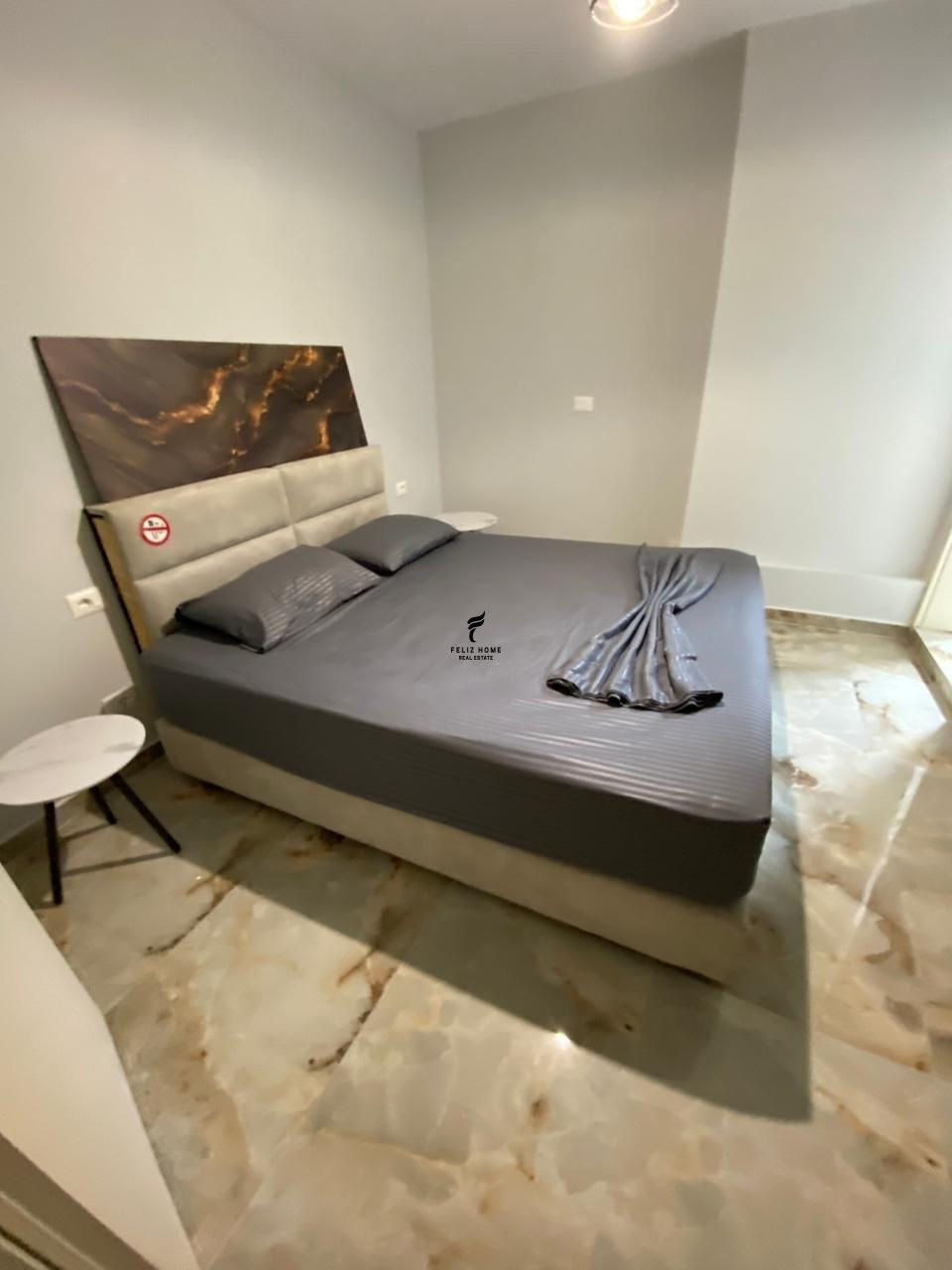 4 APARTAMENTE ME QERA ISH EKSPOZITA 250.000 LEKE FH-91357 – Tiranë - 1