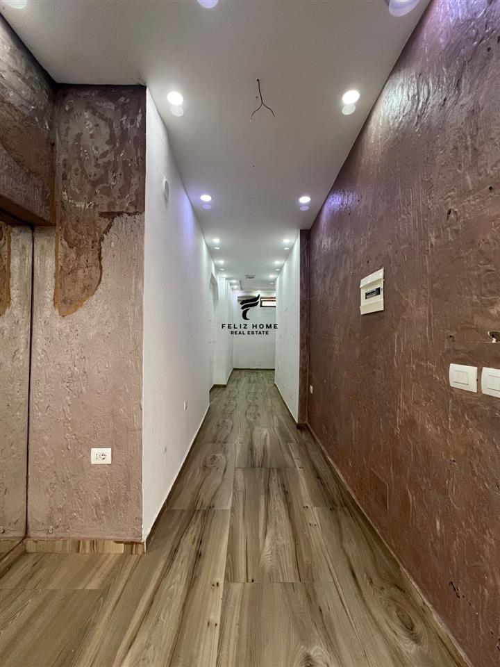 DYQAN ME QERA 30 M2 21 DHJETORI 900 EURO – Tiranë