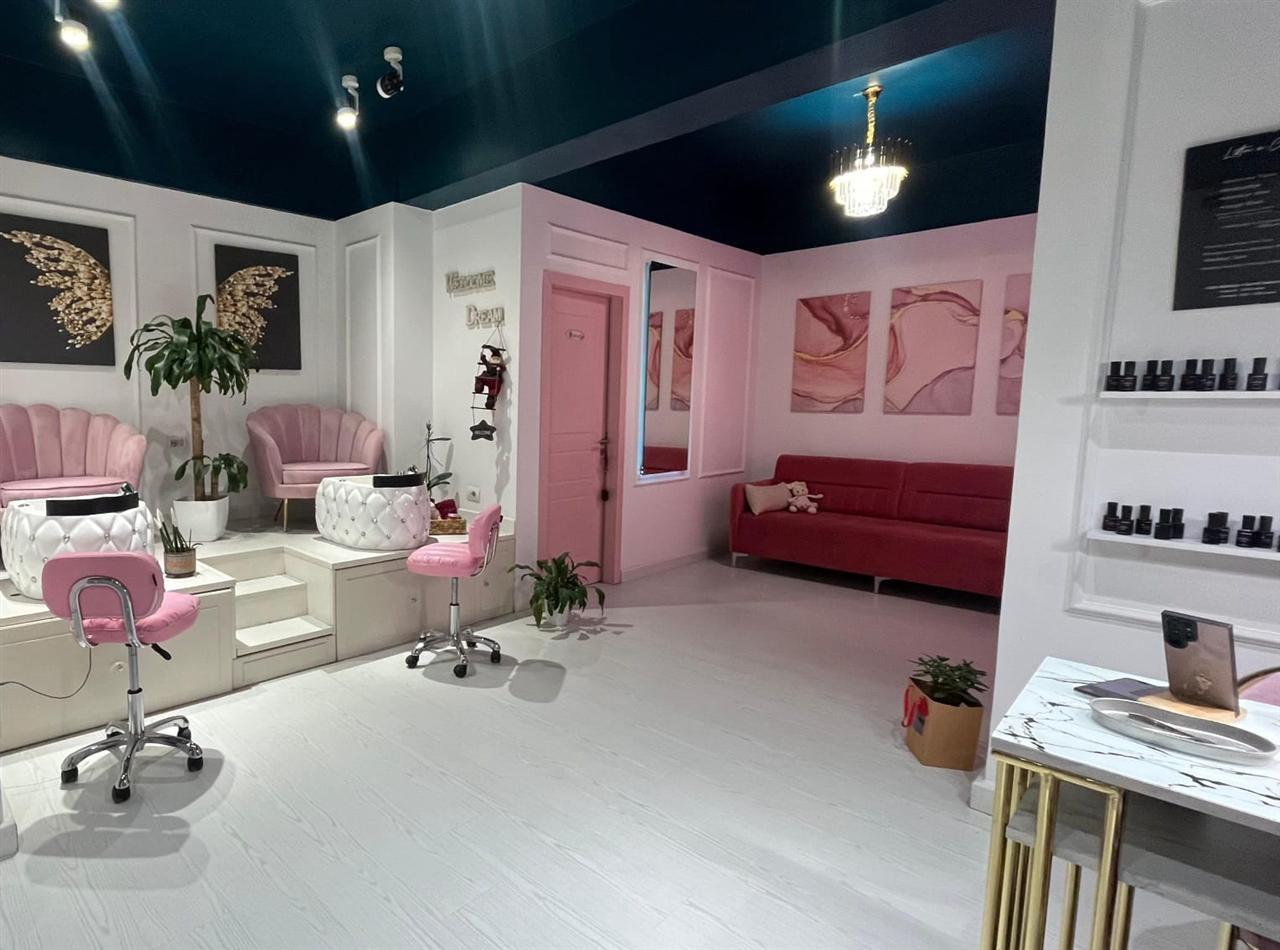 AMBIENT BIZNESI ME QERA 70 M2 MYSLYM SHYRI 80.000 LEKE – Tiranë