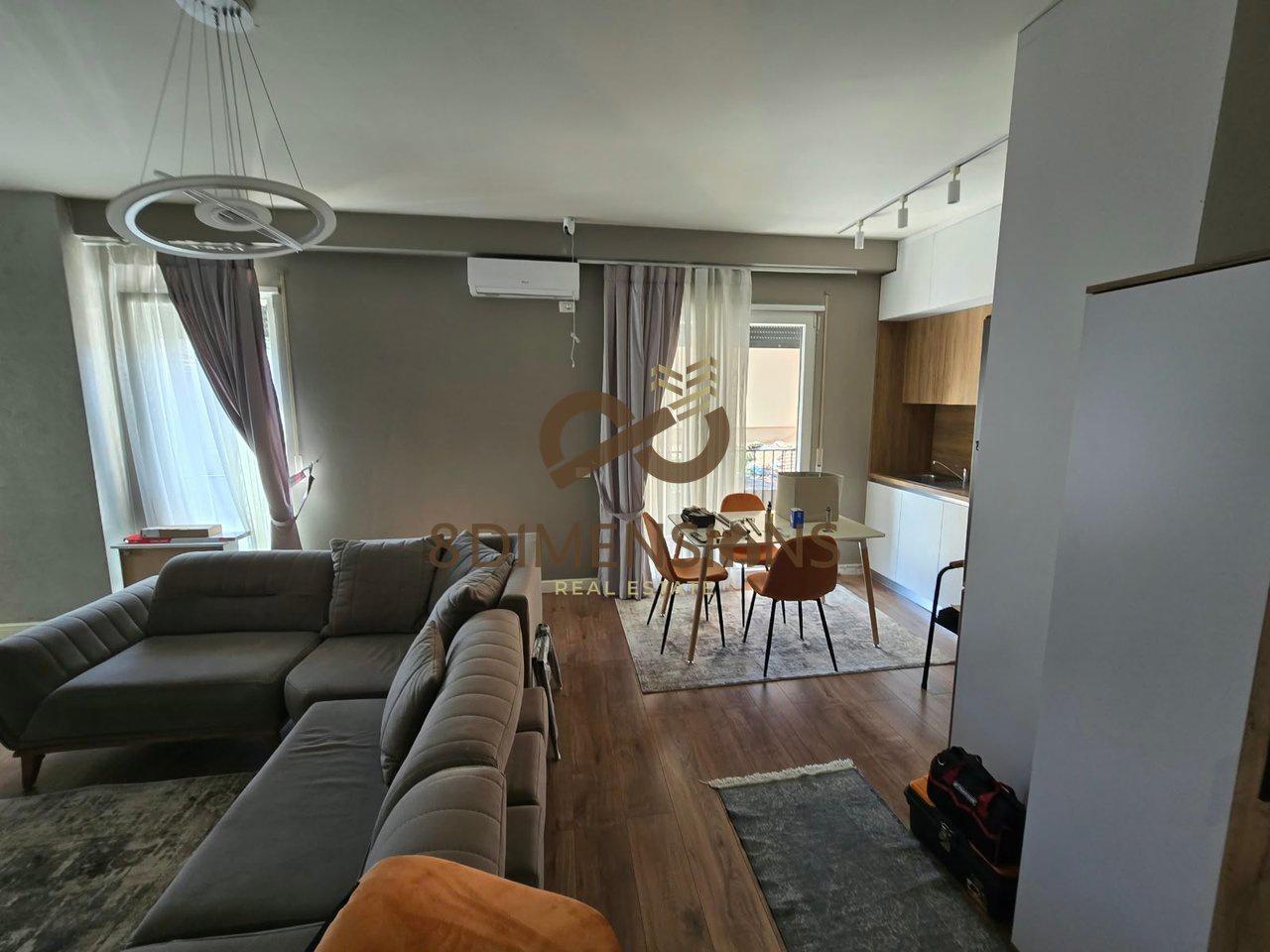 Jepet me qera Apartament 1+1 ne Bulevardi Zogu I – Tiranë - 1