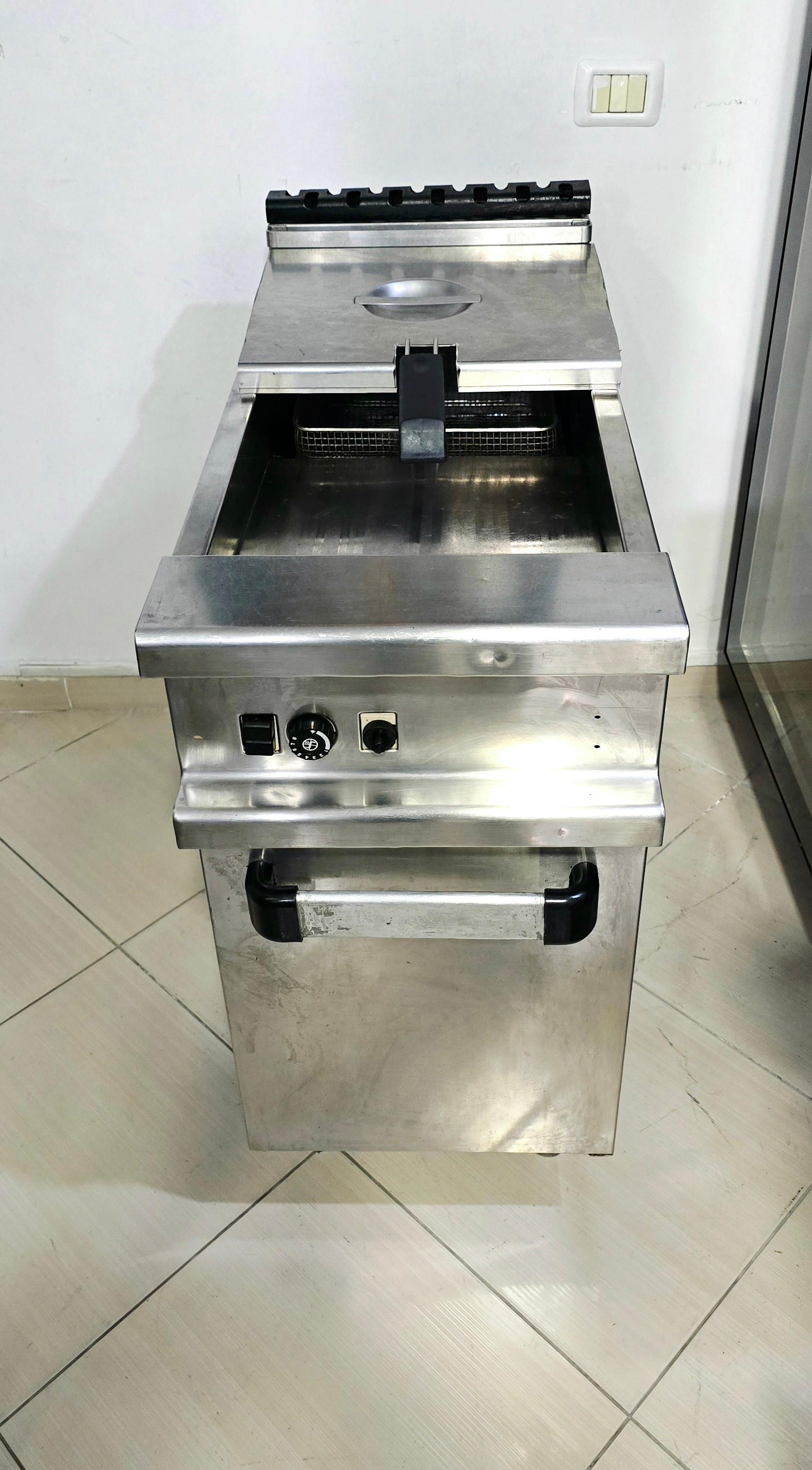 👉FRITEZE 15LT ME GAZ GJËNDJE SHUME TE MIRE PUNE!!!! – Durrës