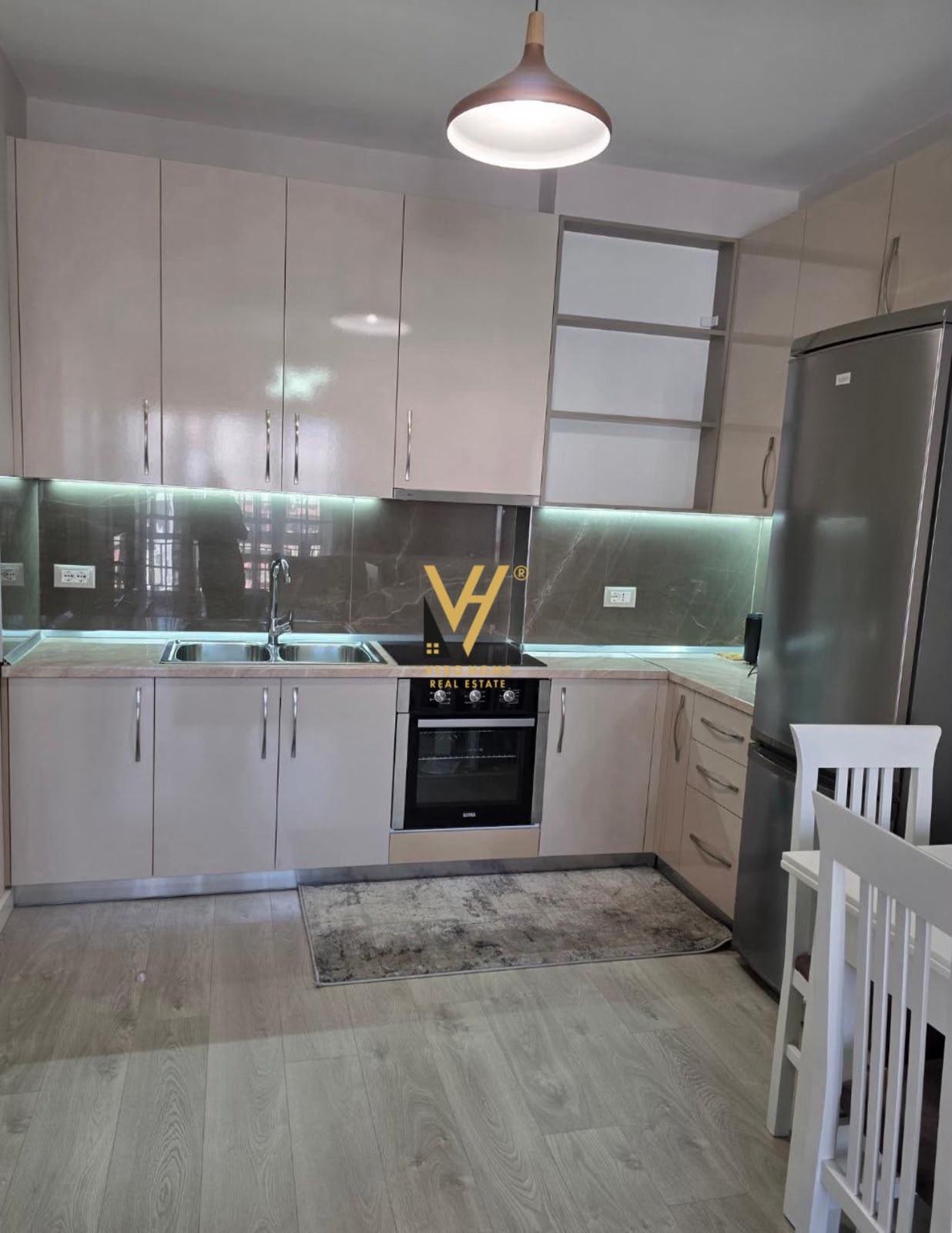 JEPET APARTAMENT 1+1+BLK ME QERA NE ASTIR 48.000 LEKE – Tiranë