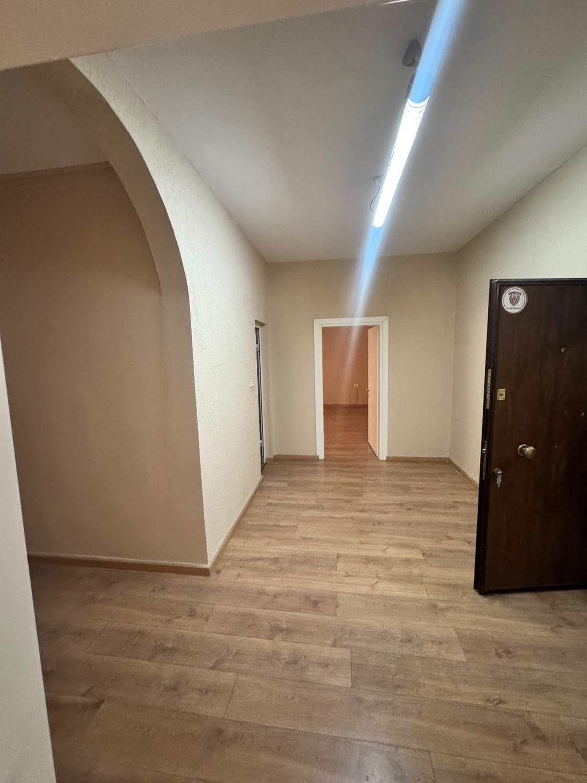 ZYRE ME QERA 120 M2 BLLOK 100.000 LEKE – Tiranë - 1