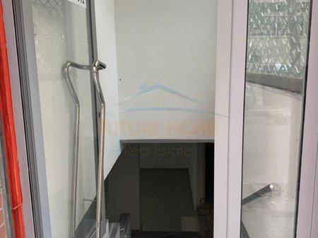 0697048066Qera, Ambient Biznesi,Lagjia 5, Durres – Durrës