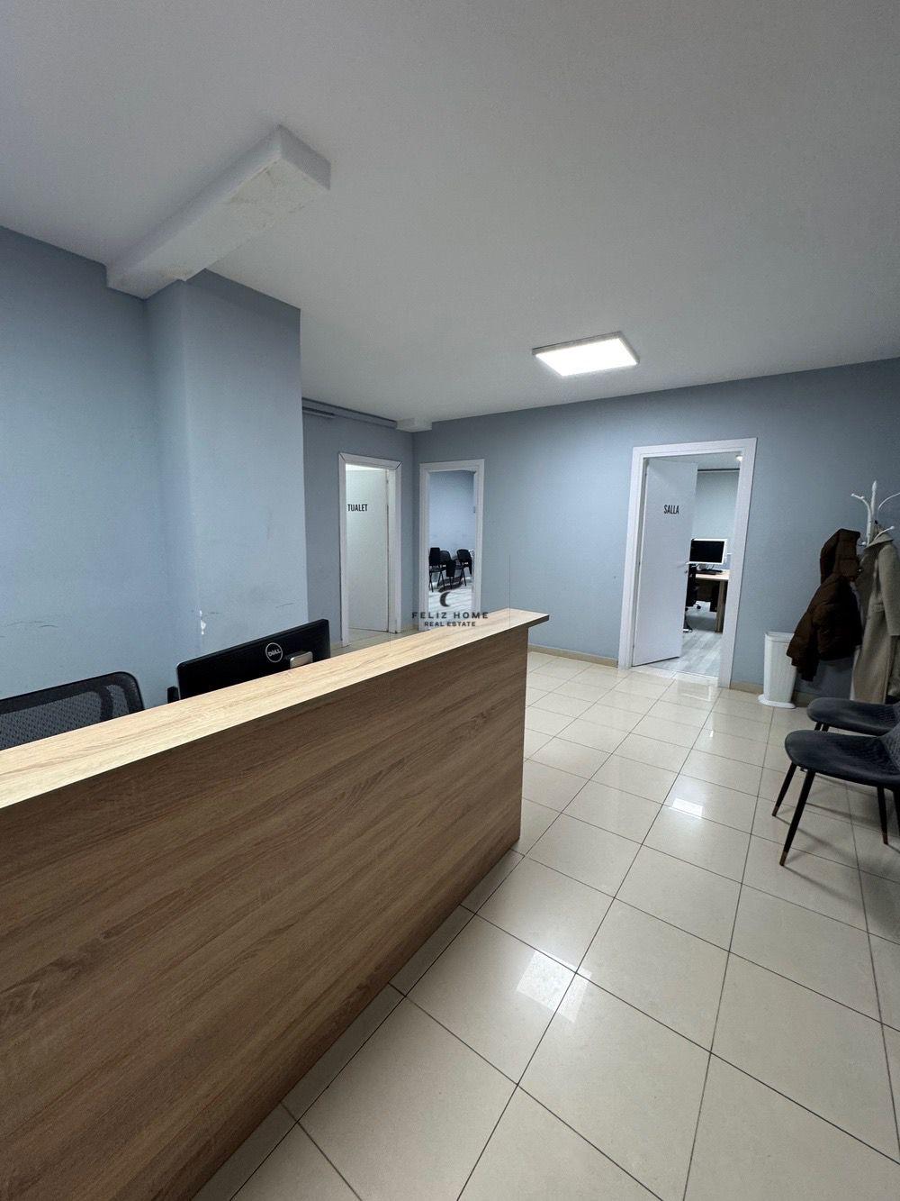 ZYRE ME QERA 420 M2 STACIONI TRENIT 3.400 EURO – Tiranë - 1