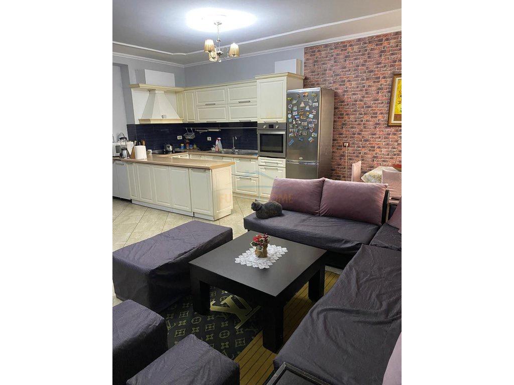 0692268458 Shitet , Apartament 2+1 , Fresku , Tiranë. – Tiranë