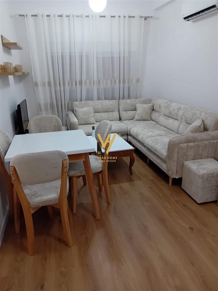 JEPET APARTAMENT 1+1 ME QIRA TE ALI DEMI 450 EURO – Tiranë