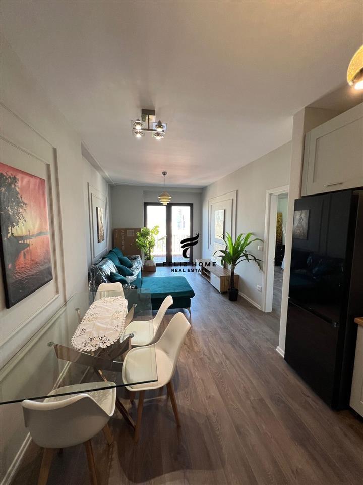 APARTAMENT ME QERA 1+1 RRUGA E KAVAJES 900 EURO – Tiranë