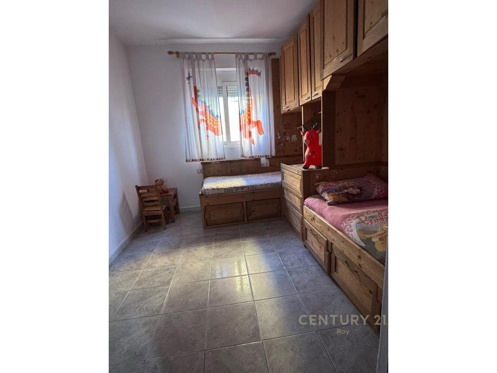 +355698329326 Apartament 2+1 Me Qira në Ish-URT, Durrës – Durrës