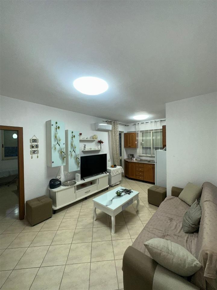 Shitet Apartament 1+1 me Ballkon – Zona Policia, Durrës – Durrës