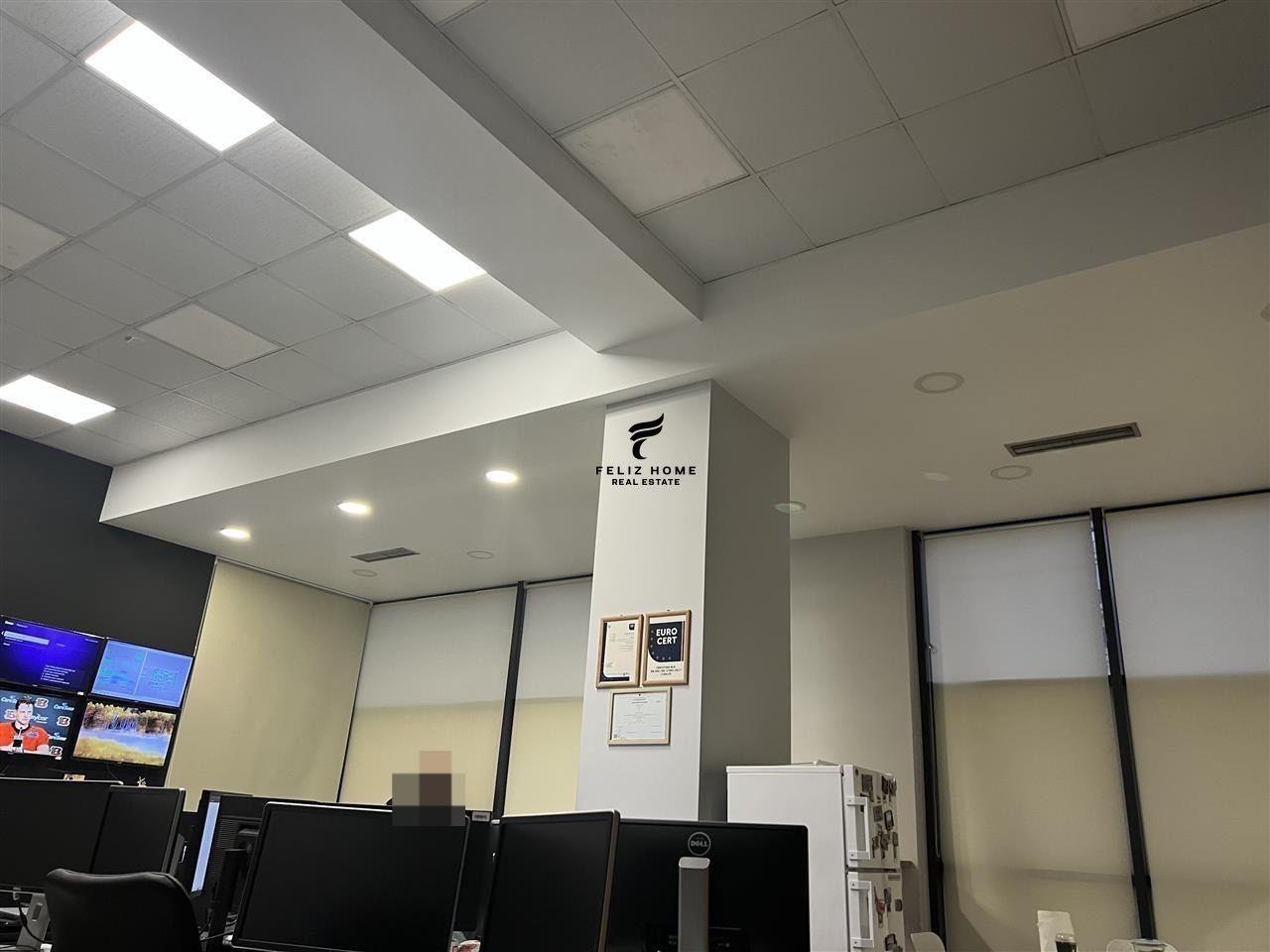 ZYRE ME QERA,KRISTAL CENTER,1.200 EURO. – Tiranë