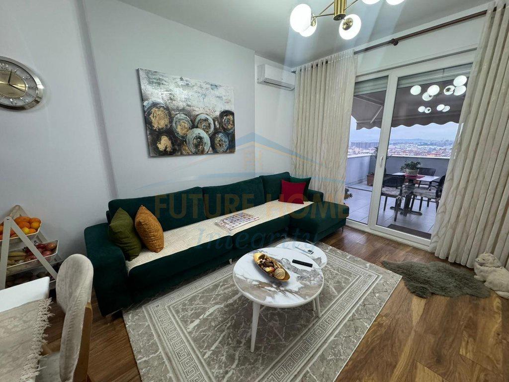 0692268458 Shitet, Apartament 1+1+Verandë, Rruga e Dibrës – Tiranë