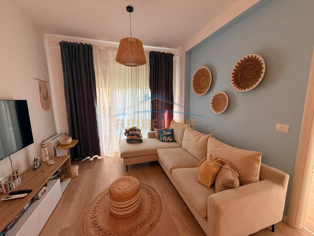 0697048063 Shitet, Apartament 2+1, Kompleksi Lura 3 – Durrës