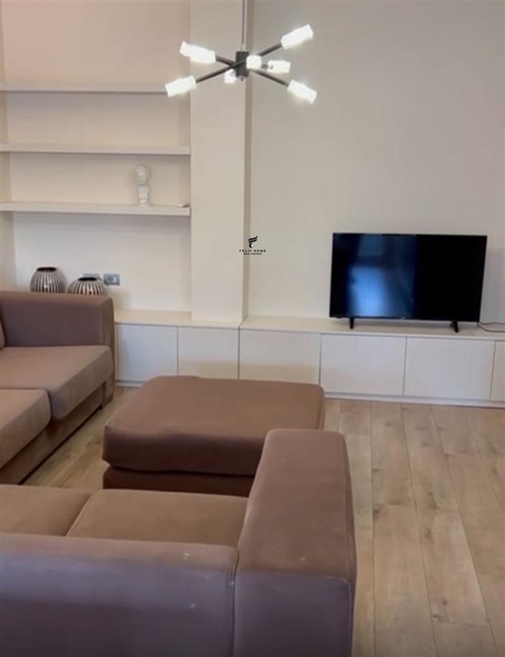 APARTAMENT ME QERA 2+1 MYSLYM SHYRI 1000 EURO – Tiranë