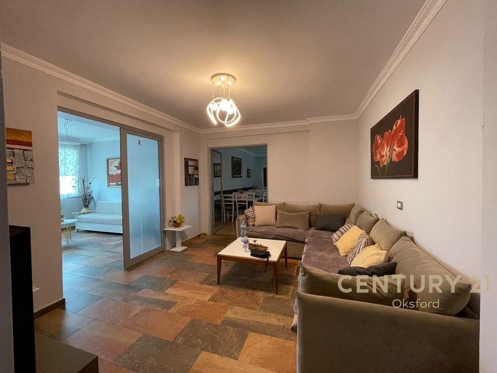 SHITEN 2 APARTAMENTE 3+1+2 DHE APARTAMENT 1+1, PRANE SELVIS – Tiranë - 1