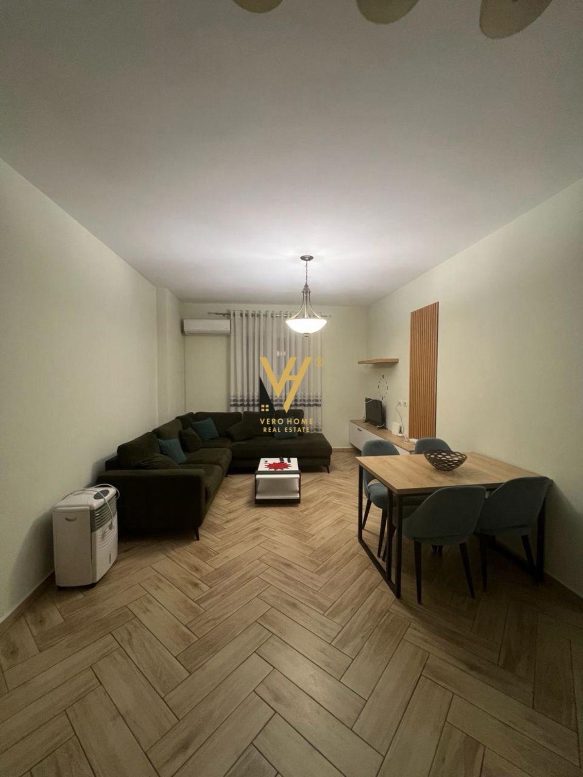 JEPET APARTAMENT 1+1 ME QERA TE RRUGA E DIBRES 50.000 LEKE – Tiranë