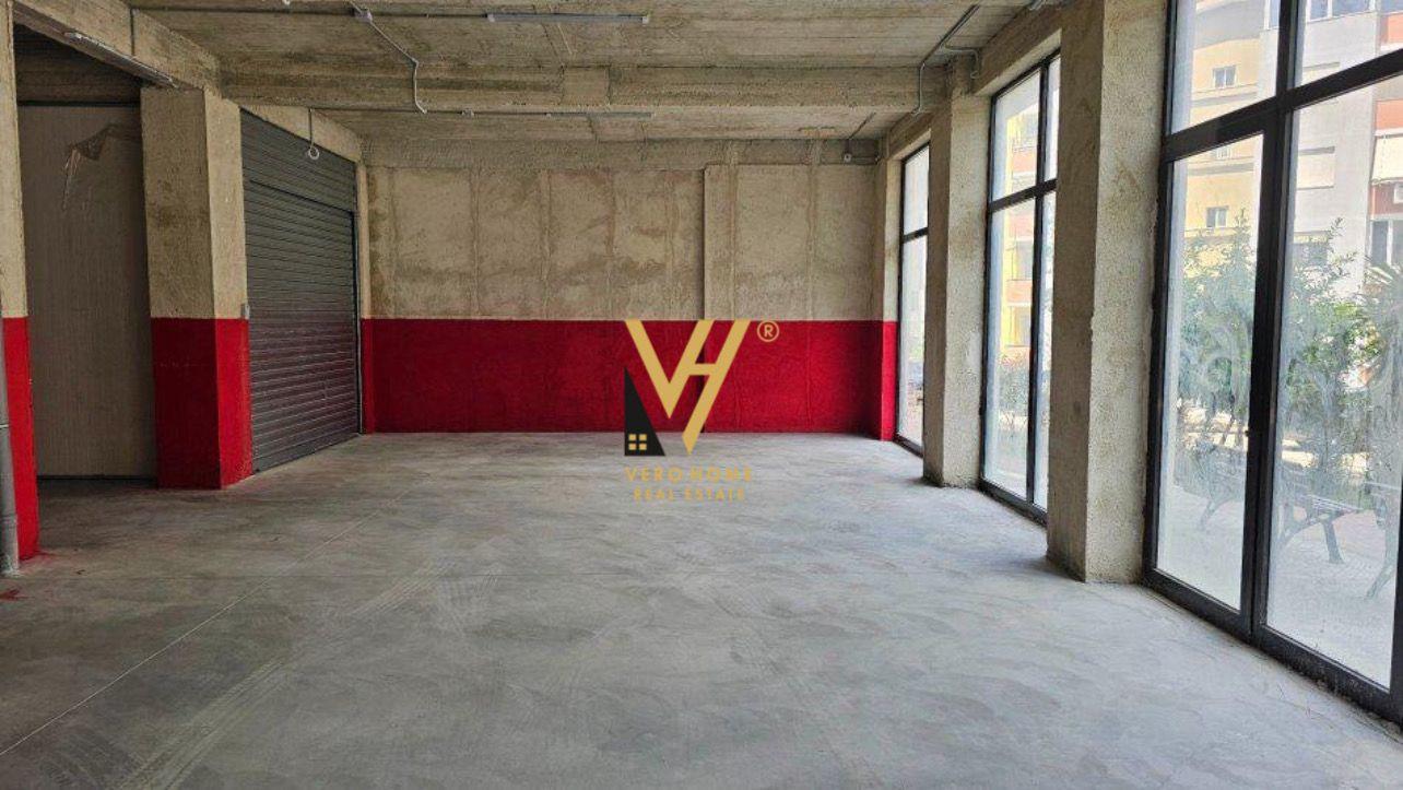 SHITET GARAZHD 17.52 M2 TE LIQENI I THATE 37.000 EURO – Tiranë
