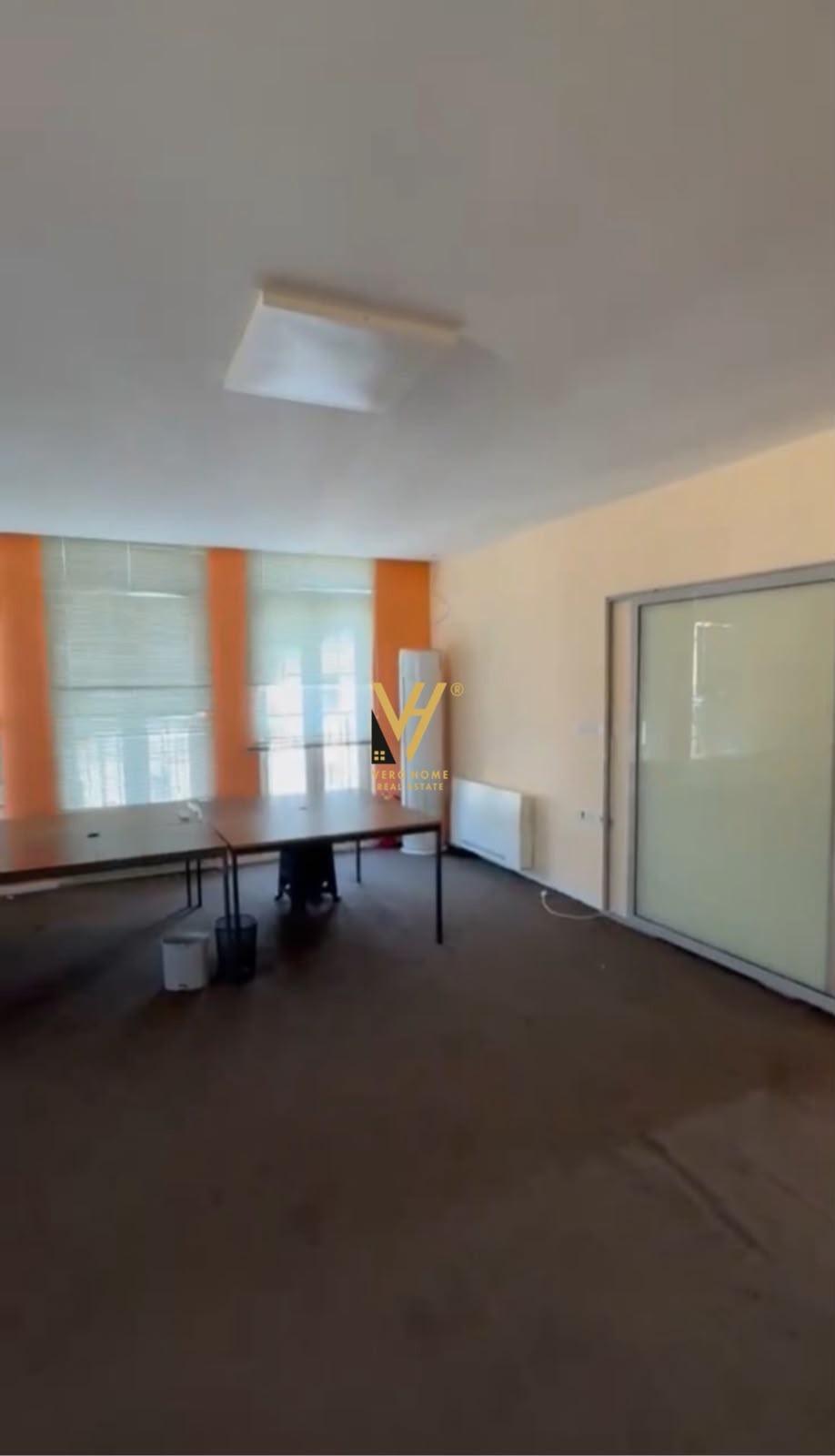 JEPET ZYRE 400 M2 ME QIRA TE 5 MAJI 350.000 LEKE – Tiranë - 1