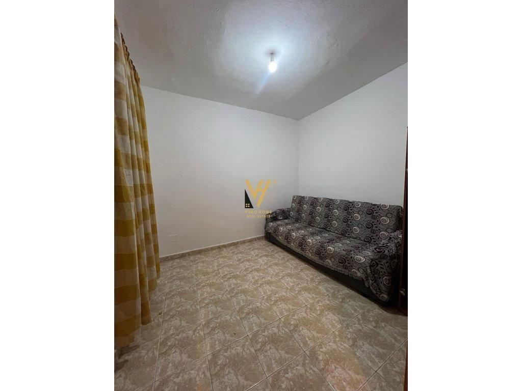 JEPET APARTAMENT 3+1+2+BLK ME QIRA TE KOMUNA PARISIT 700 EUR – Tiranë