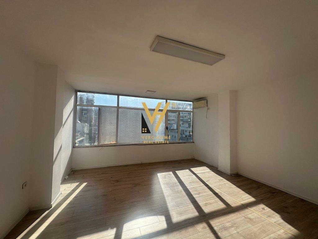 JEPET ZYRE 180 M2 ME QERA TE SHESHI WILLSON 2.000 EURO – Tiranë