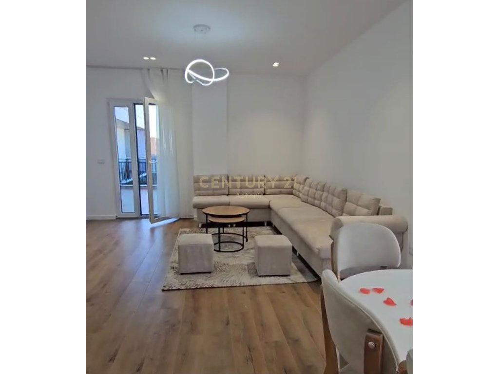 APARTAMENT 2+1+2 VERANDE, ME QIRA, EMERALD CENTER – 5 MAJ – Tiranë
