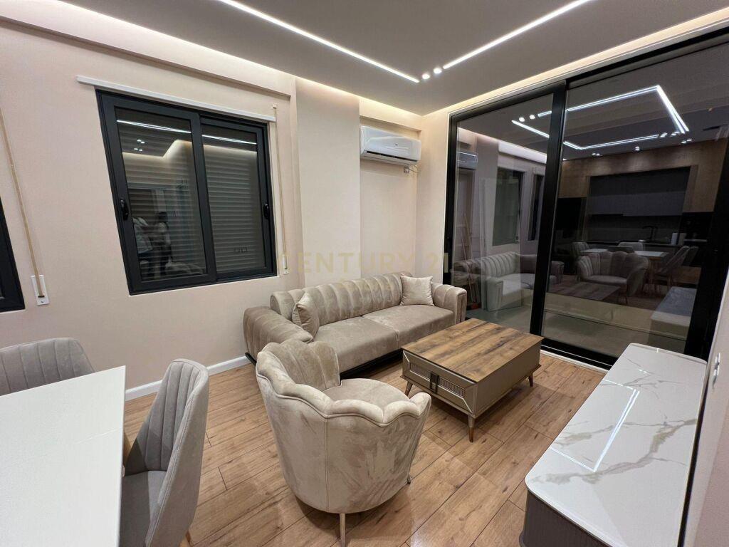 Apartament 1+1 per shitje me pamje anesore nga deti( UJI i F – Vlorë - 1