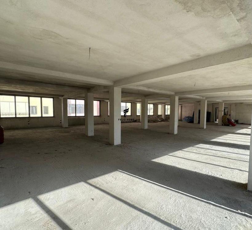 ZYRE ME QERA 450 M2 PALLATI ME SHIGJETA 150.000 LEKE FH-7380 – Tiranë
