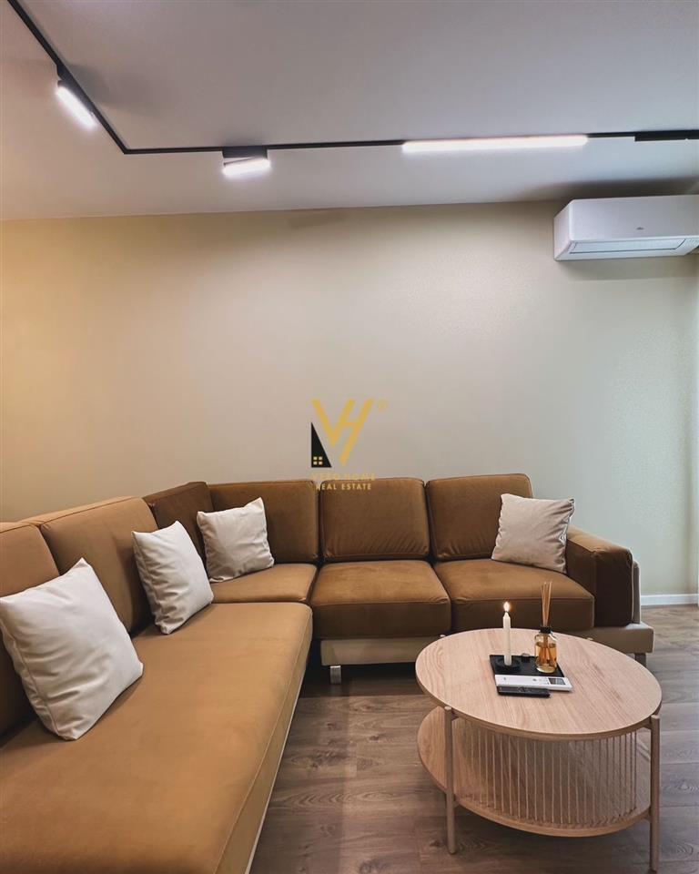 JEPET APARTAMENT 2+1+2 ME QERA TE KOMUNA E PARISIT 1.200EURO – Tiranë - 1