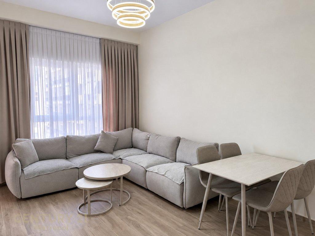 Per qira 1+1 +2 poste parkimi, Aura Kompleks, Laprake – Tiranë