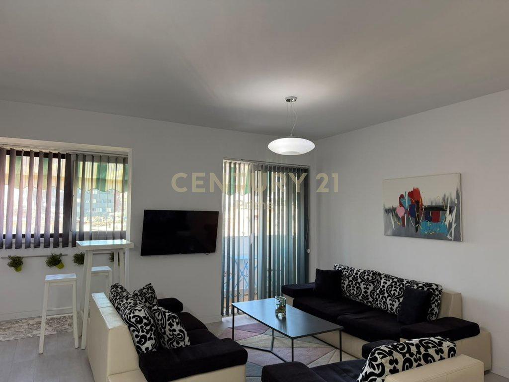 Ofrojm Apartament 2+1 per Qera ne Qender – Tiranë