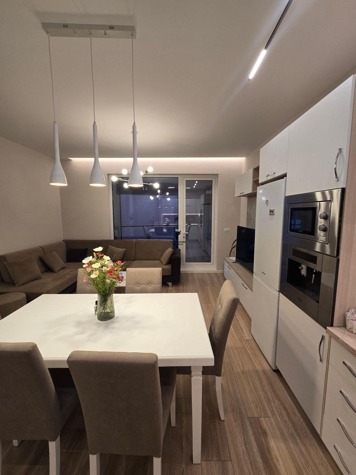 APARTAMENT ME QERA 2+1+2 BULEVARDI RI 90.000 LEKE FH-72917 – Tiranë