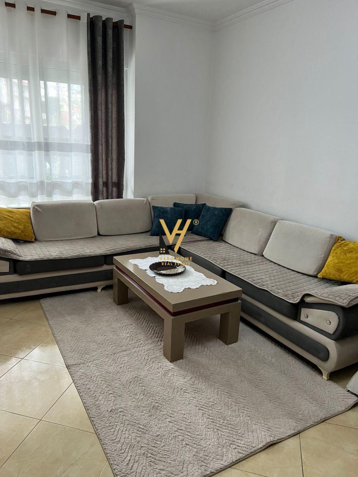 JEPET APARTAMENT 2+1+BLK ME QERA TEK FRESKU 45.000 LEKE – Tiranë